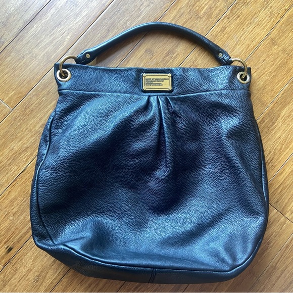 Marc by Marc Jacobs The Classic Q Hillier Hobo Textured-Leather Shoulder Bag - Picture 3 of 8